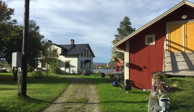 Höglunda Gård B&B Lantgård