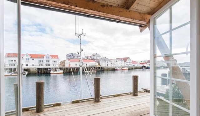 Hellandsøy apartment, Henningsvær