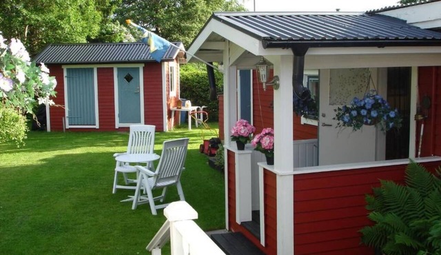 Here is the entrance to the 38 m2 Snatra cottage