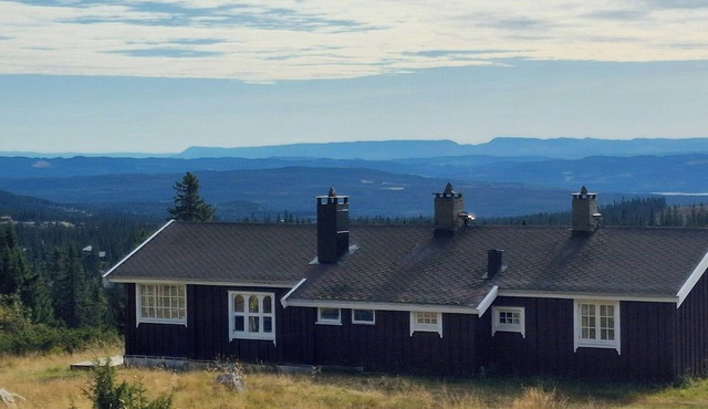 Historic cabin from 1906 in Sjusjøen