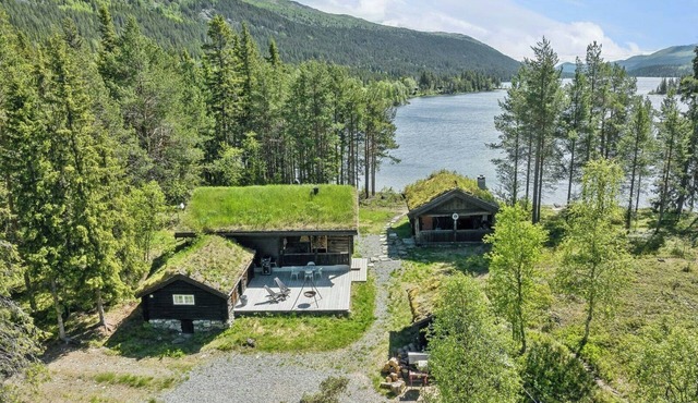 Historic cabin idyll by Espedalsvannet