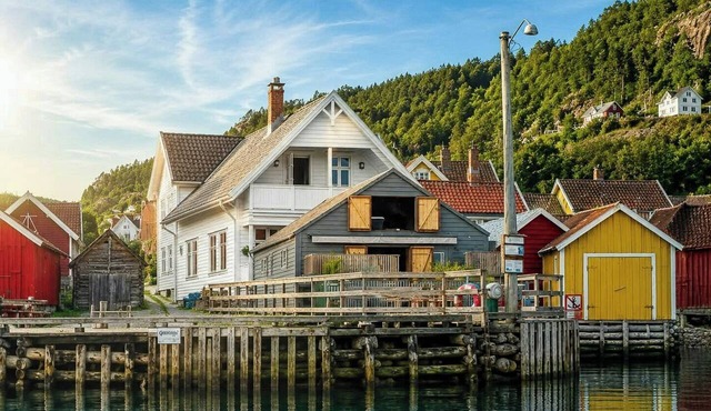 Historic house by the fjord in Solvorn in Solvorn