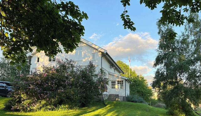 Historic property in idyllic Snertingdal