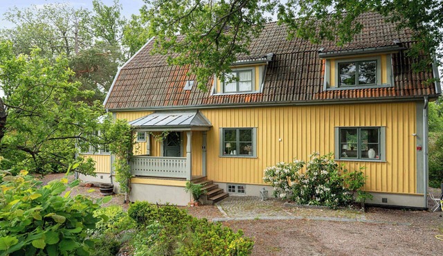Historic Villa in Saltsjobaden, 20 min from Stockholm City