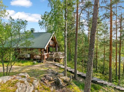 Holiday Home Karhupirtti by Interhome