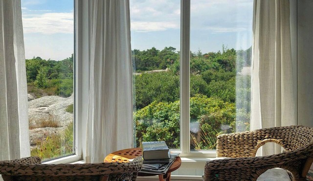 Holiday home overlooking fishing harbour in Hvaler in Vesterøy