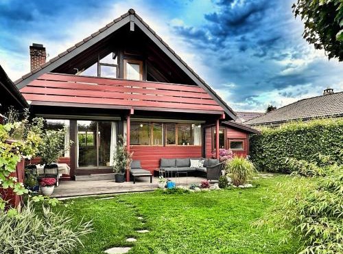 House 5 min walk from ONS, three bedrooms