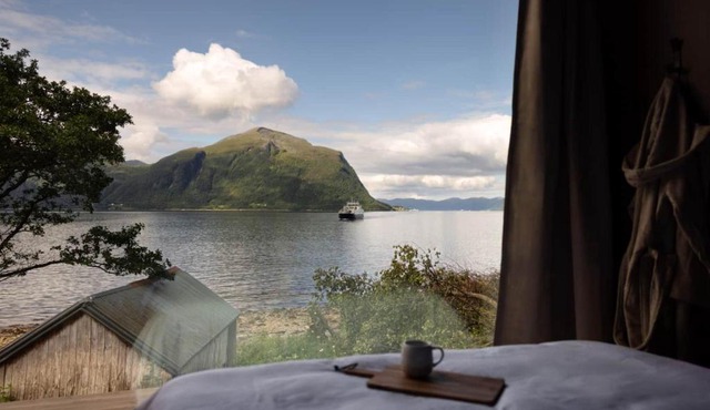 Hundeidvik Fjord Retreat - Fjord Panorama