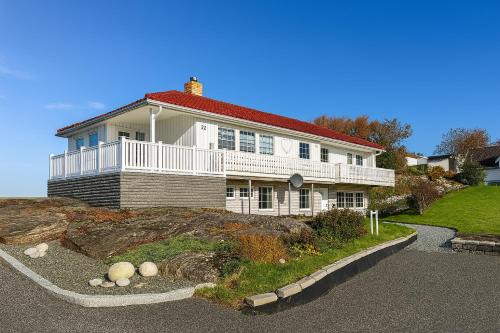 Hus med panoramutsikt i Bud