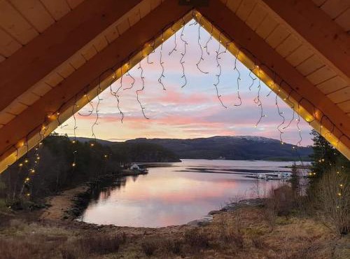 Hus ved sjøen 4 soverom 10 gjester