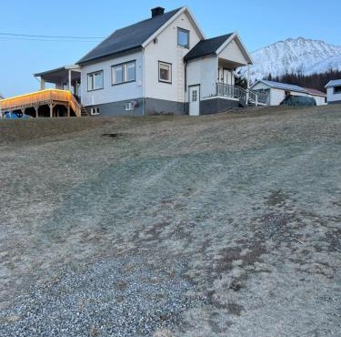 Huset i Oksfjordhamn in Nordreisa