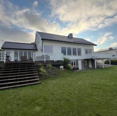 Hybel leilighet på Rosanes, Teie