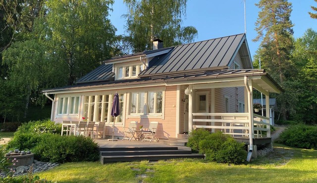 Idyllic lakefront house in serene Lahti perfect for relaxing stays in Lahti