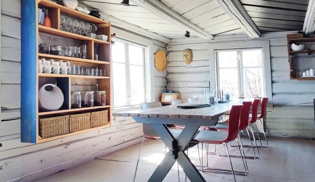Idyllic log cabin with ski-in/out at Dagalifjell