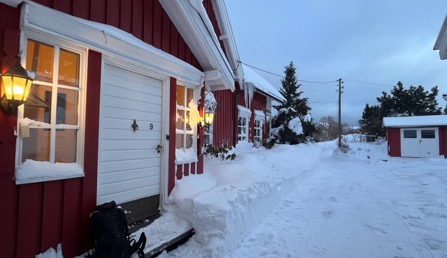 Idyllic traditional house on Husøy Island