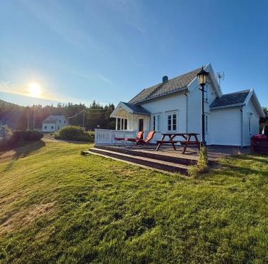 Idyllisk feriehus på vakre Bjarkøy
