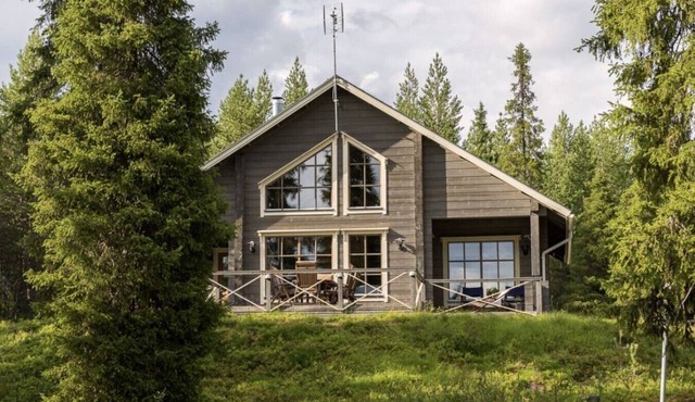 Ihtinginrinne | Peaceful Log Villa by the Lake in Ruka