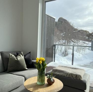 Kabelvåg - Moderne og romslig bolig ved havet