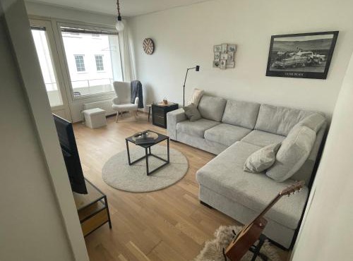 Kolmikulman Kingi, a renovated flat with balcony
