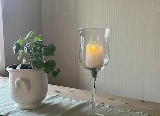 Koselig gammelt hus på gård