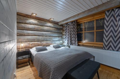 Kuukkeli Log Houses Aurora Resort