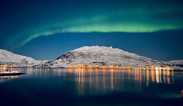 Kvaløya apartment by the sea