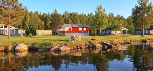 Lakeview Houses Sweden - Red House