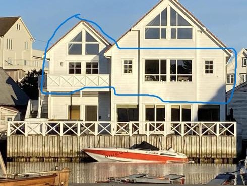 Large apartment by the sea for rent during ONS