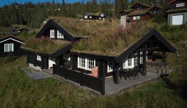 Large family cabin in Hafjell ski in/out, BBQ, terrace and fireplace