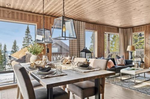 Large family cabin at Hafjell with ski in-ski out