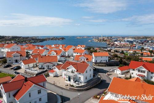 Large modern house by the sea in Ronnang SE09177