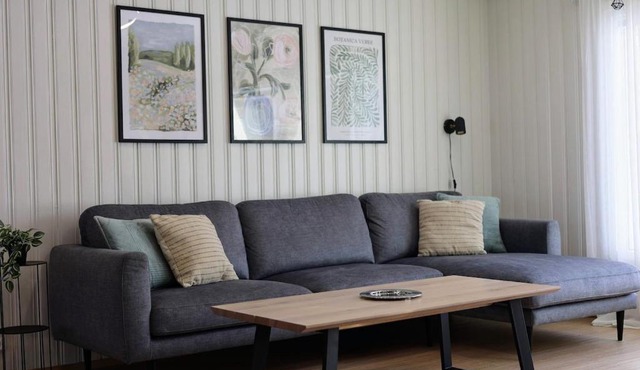Large three-bedroom holiday home in Korholanmäki