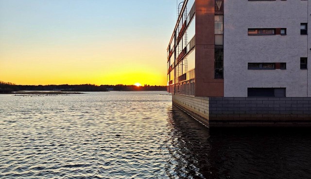 Large two room luxury apartment with a sauna, centrally located by the sea. in Oulu