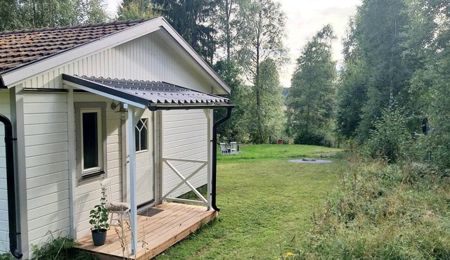 Lilla Björk - Cozy Vacation Home for 4 People in Björksjön