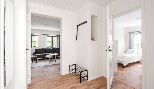 Linneby 5 minutes from center, private parking in the yard