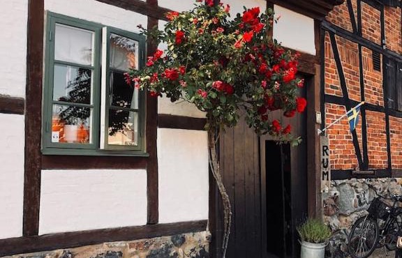 Litet gathus mitt i Ystad