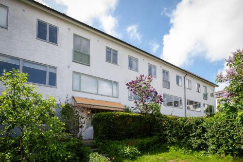 Local 1BR Townhouse Stay in Orgryte - Near Central Gothenburg