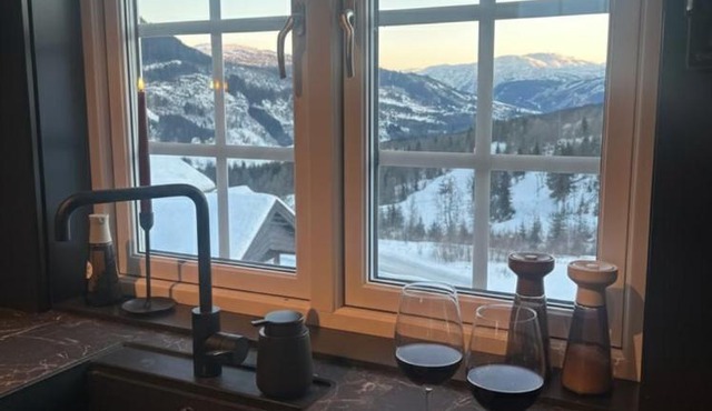 Log cabin in Hodlekve with mountain view in Sogndal