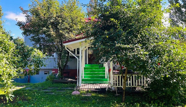 Lovely 2-bedroom townhome with AC, EV charging, FREE parking & garden in Tampere in Tampere