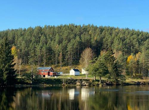 Lovely Farmhouse By Nidelva With Sauna And Hot Tub
