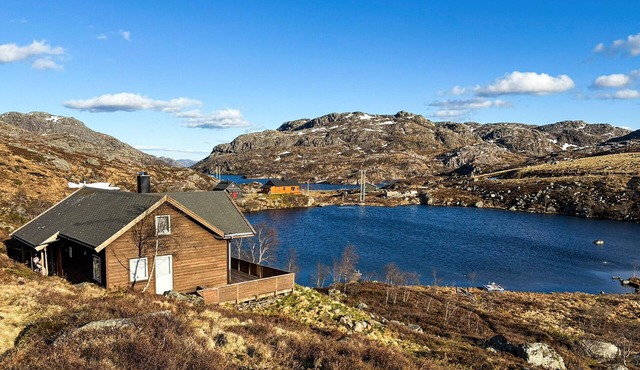 Lovely home in Bjerkreim with WiFi