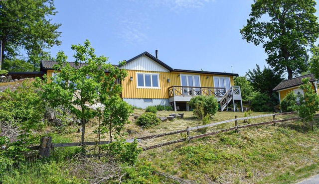 Lovely home in Bräkne - Hoby with WiFi