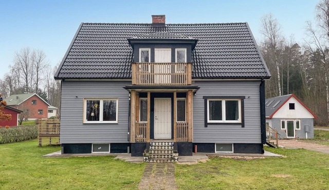 Lovely home in Bredaryd with WiFi
