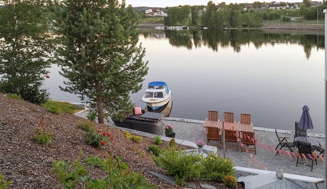 Lovely home in Eina with house sea view in Eina