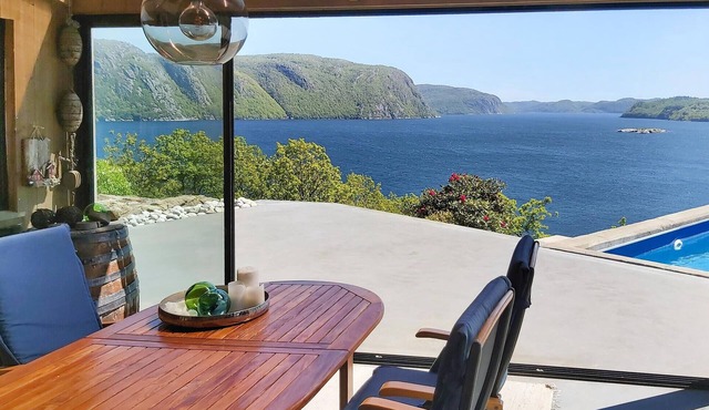 Lovely home in Farsund