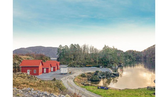 Lovely Home In Lyngdal With Wifi