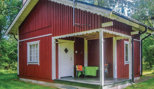 Lovely home in Munka-Ljungby with WiFi