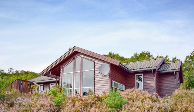 Lovely home in Nedstrand with sauna