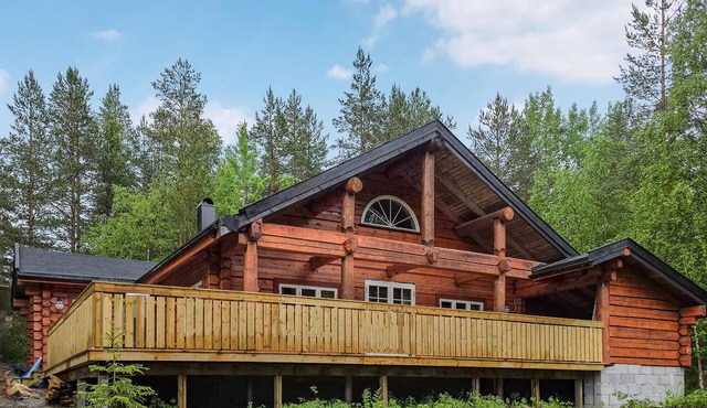 Lovely home in Prestestranda with sauna
