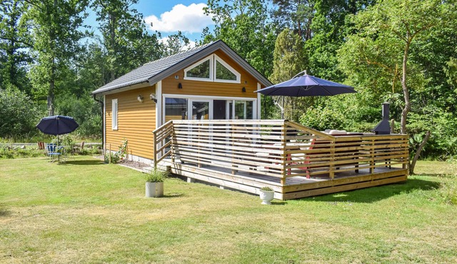 Lovely home in Rockneby with WiFi